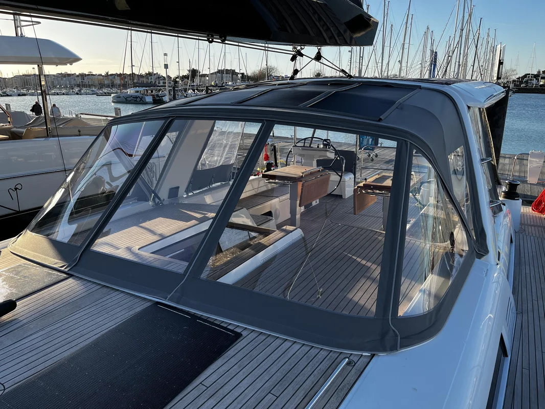 Panneau solaire sur capote-petite